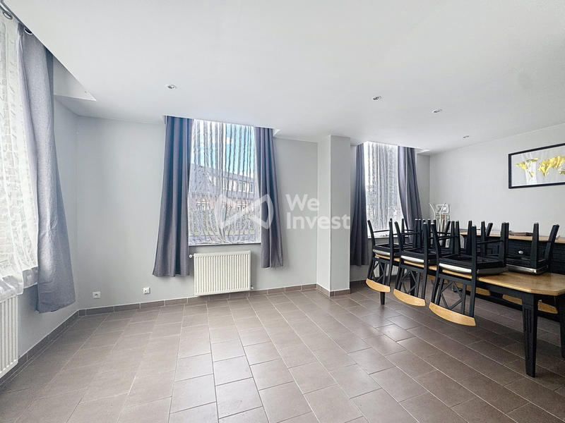 Maison - 370 m² - 7 pièces