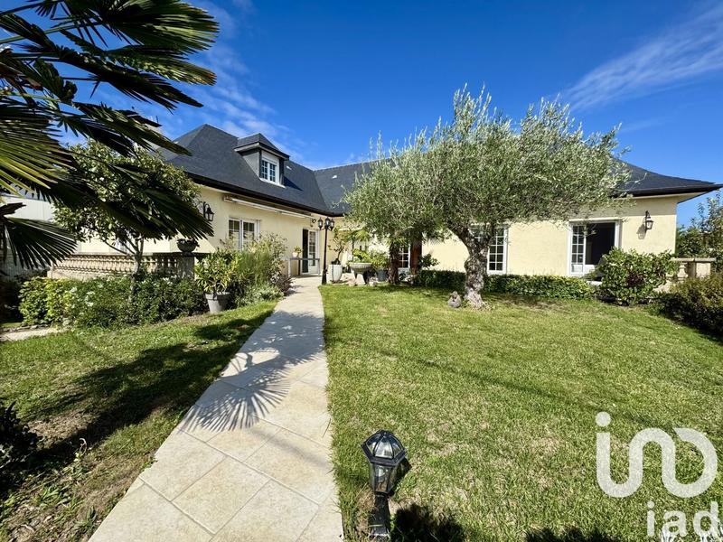 Maison - 300 m² - 8 pièces