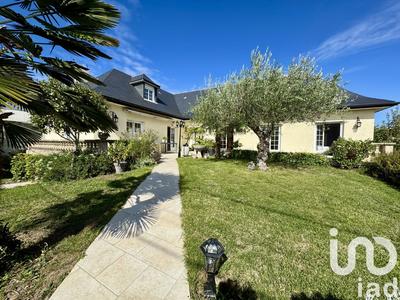 Maison - 300 m² - 8 pièces