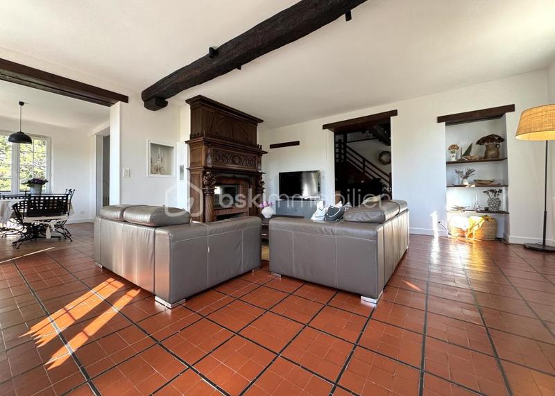 Maison en pierre - 333 m² - 11 pièces