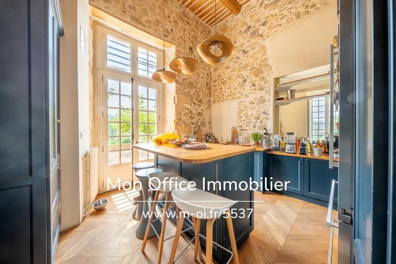 Maison - 500 m² - 8 pièces