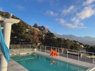 Villa - 217 m² - 5 pièces