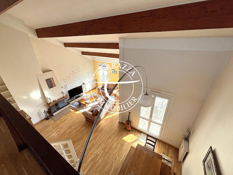 Duplex - 207 m² - 9 pièces