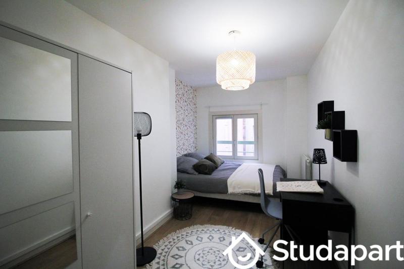 Chambre - 12 m² - 1 pièce