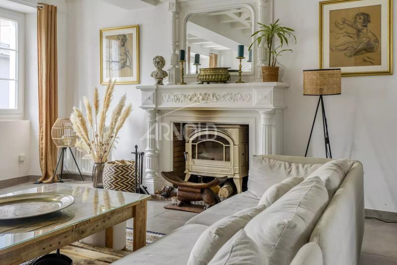 Maison - 350 m² - 10 pièces