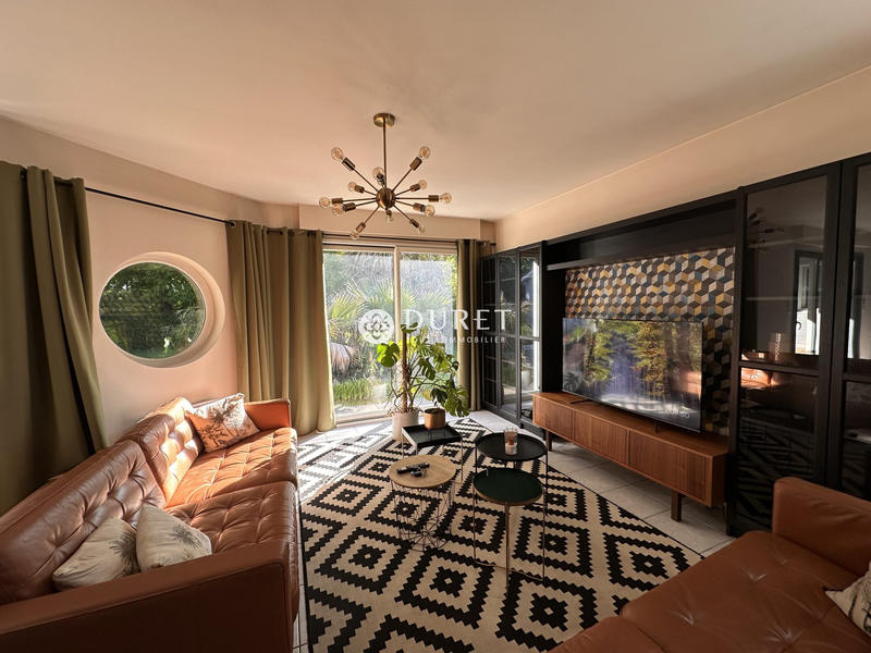 Maison traditionnelle - 143 m² - 6 pièces