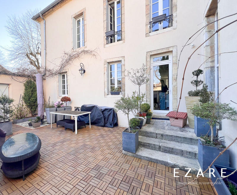 Maison - 219 m² - 7 pièces