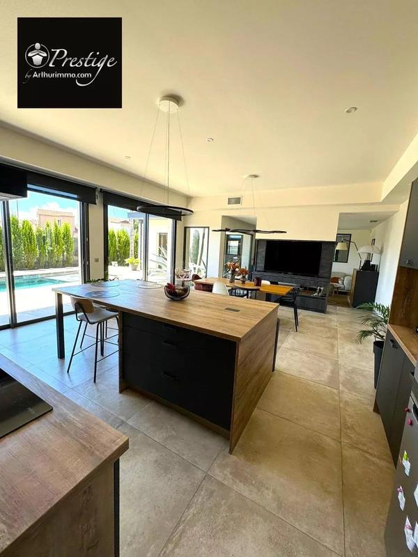 Maison - 186 m² - 5 pièces