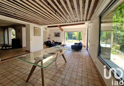 Maison - 290 m² - 9 pièces