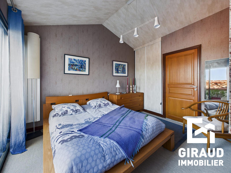 Villa - 220 m² - 10 pièces