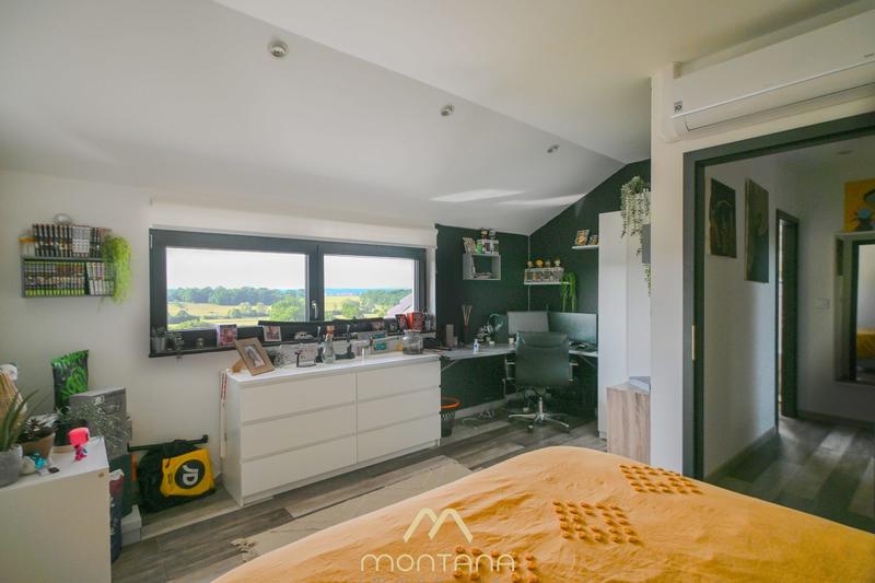 Maison - 225 m² - 7 pièces