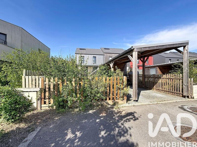 Maison - 101 m² - 6 pièces