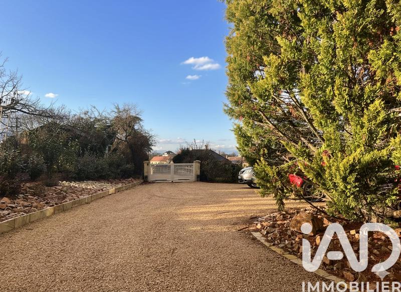 Maison - 250 m² - 7 pièces