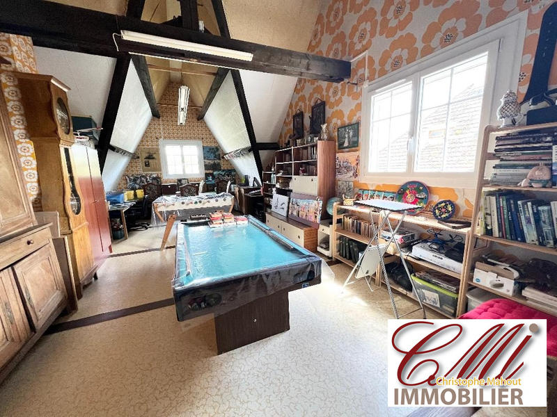 Maison - 217 m² - 8 pièces