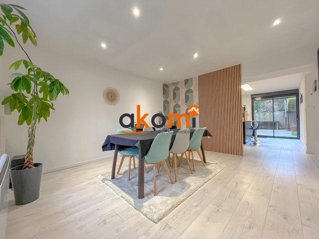 Maison - 121 m² - 6 pièces