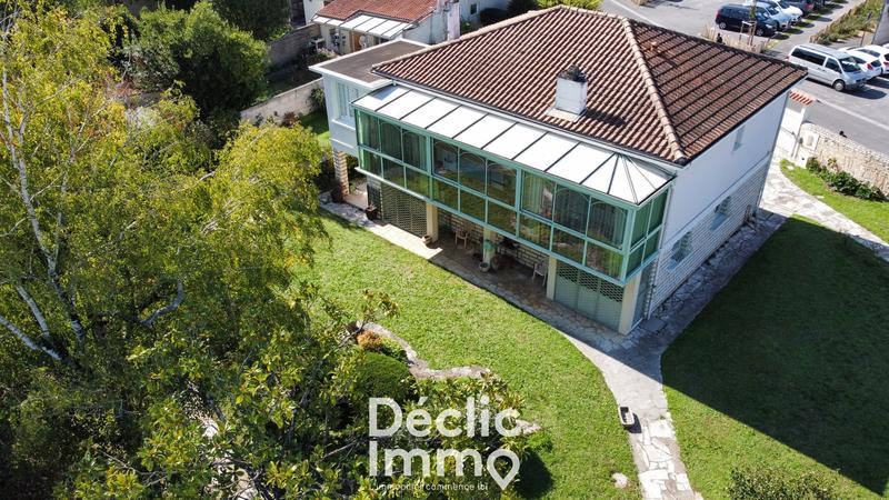 Maison - 162 m² - 8 pièces