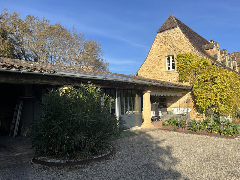 Maison - 420 m² - 14 pièces
