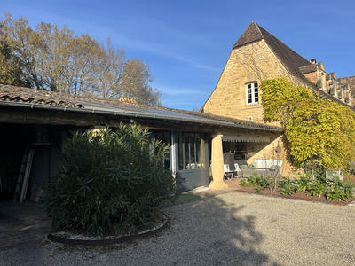 Maison - 420 m² - 14 pièces
