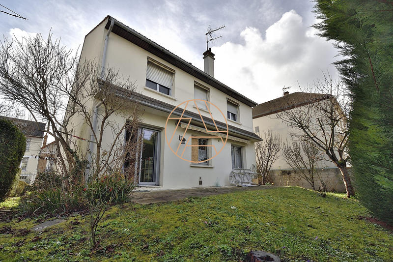 Maison - 160 m² - 7 pièces