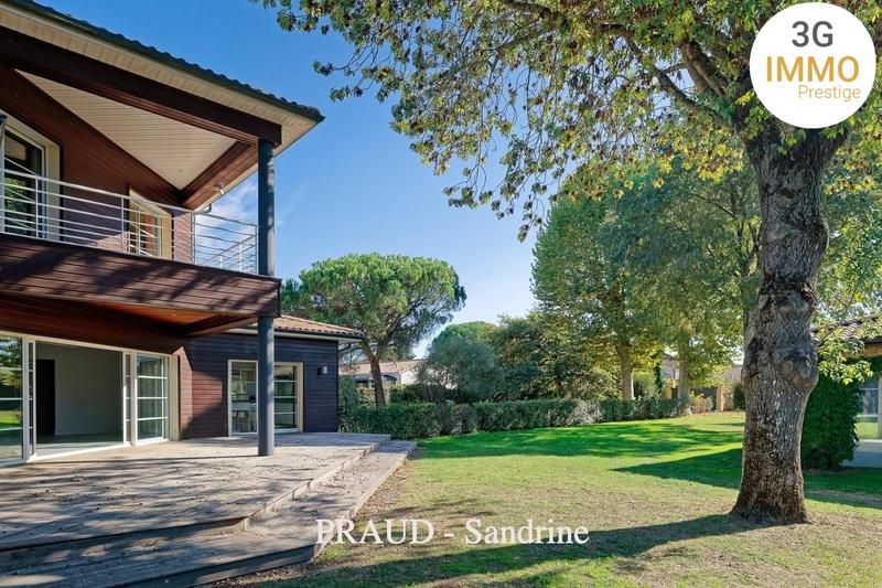 Maison de ville - 244 m² - 6 pièces