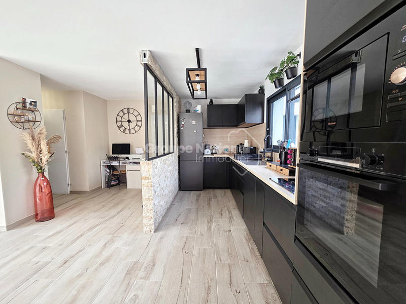 Maison - 95 m² - 5 pièces