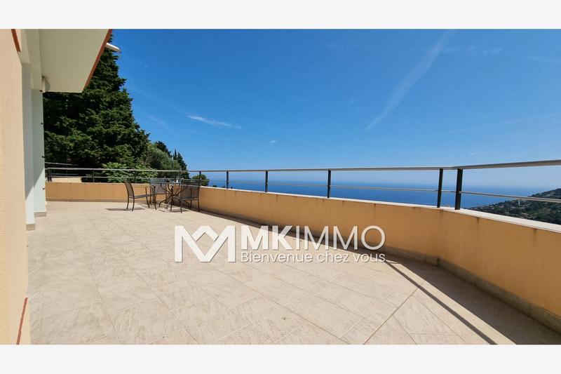 Maison - 804 m² - 8 pièces