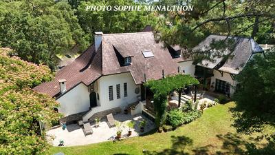 Maison - 192 m² - 8 pièces