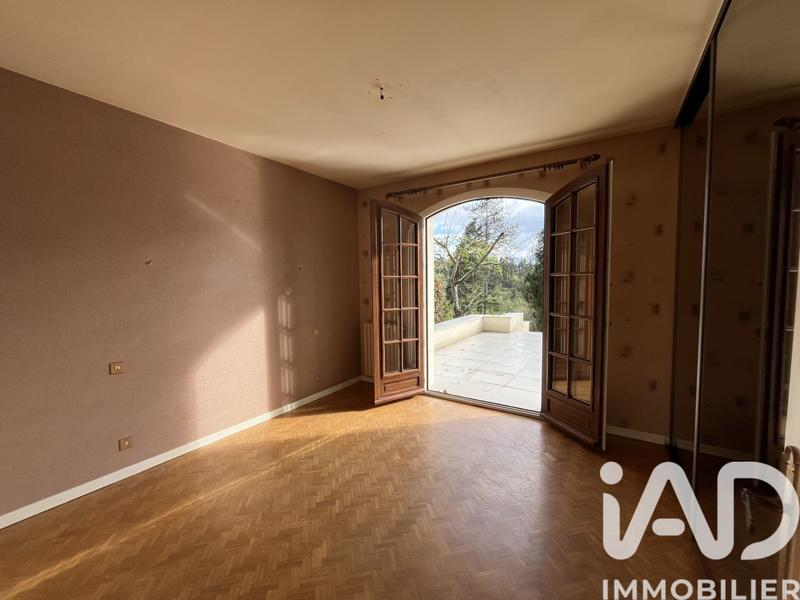 Maison - 181 m² - 5 pièces