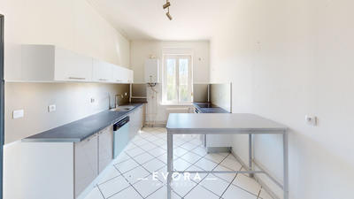 Appartement - 79 m² - 5 pièces