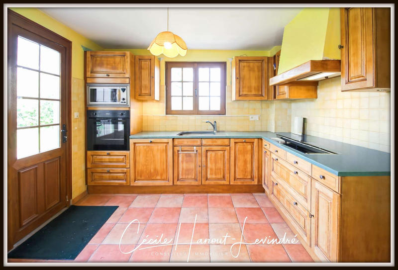 Maison - 202 m² - 8 pièces