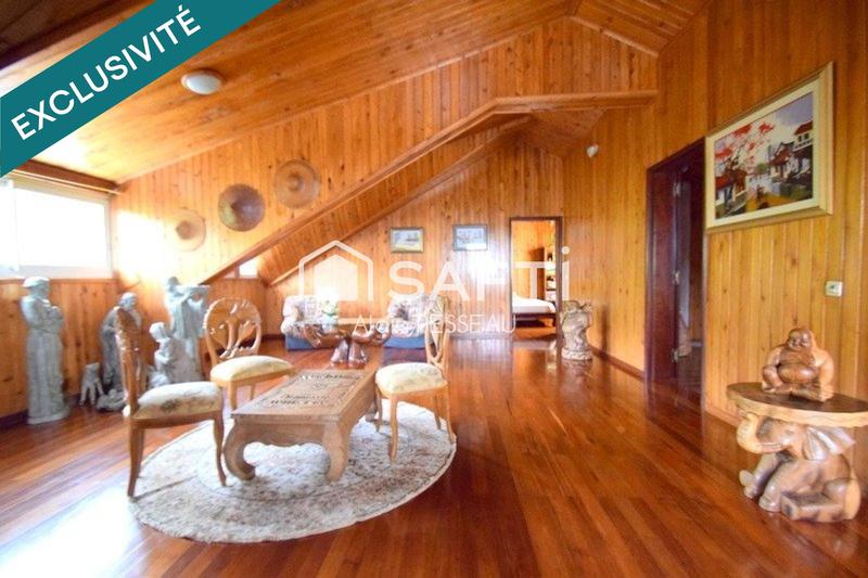 Maison - 206 m² - 10 pièces