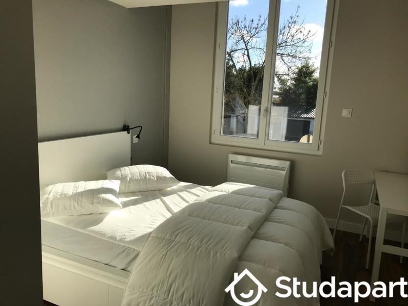 Chambre - 11 m² - 1 pièce