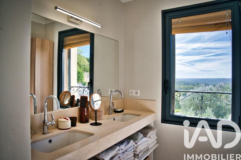 Maison - 184 m² - 7 pièces