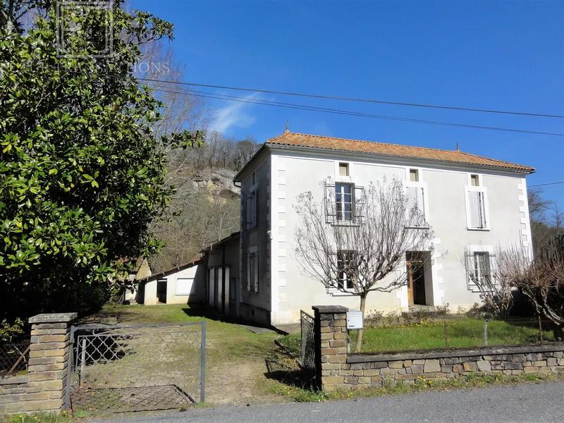 Maison - 167 m² - 8 pièces