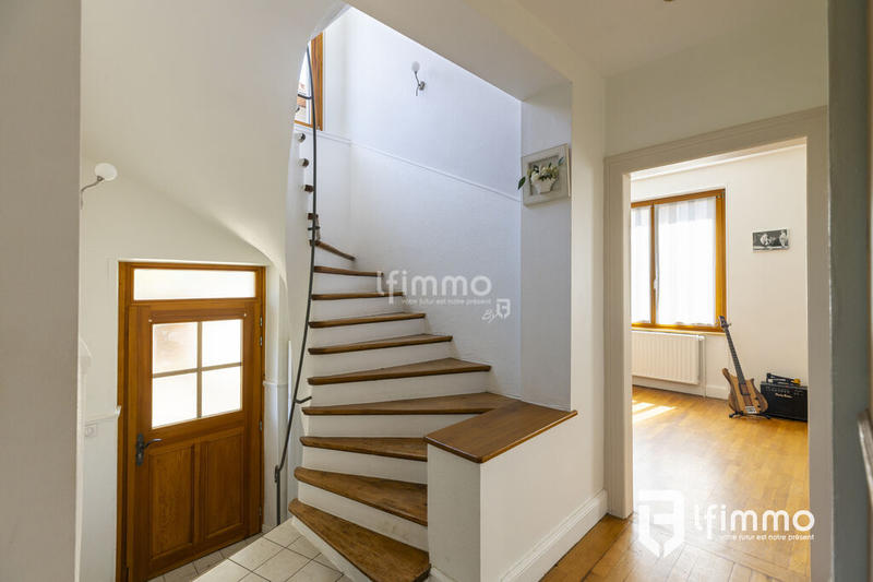 Maison - 142 m² - 6 pièces