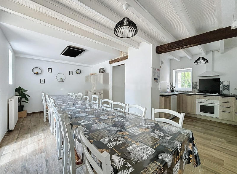 Propriété - 440 m² - 22 pièces