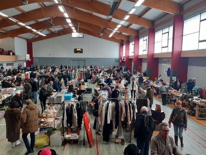 Brocante vide-greniers collections