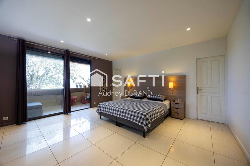 Villa - 254 m² - 8 pièces