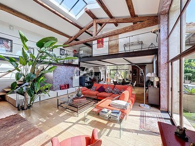 Maison - 220 m² - 8 pièces