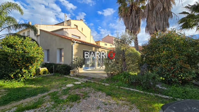 Villa - 265 m² - 6 pièces