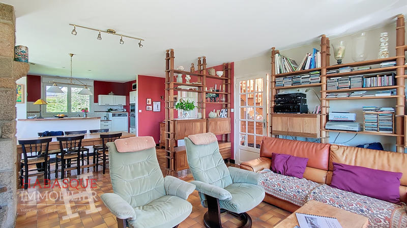 Maison - 170 m² - 9 pièces