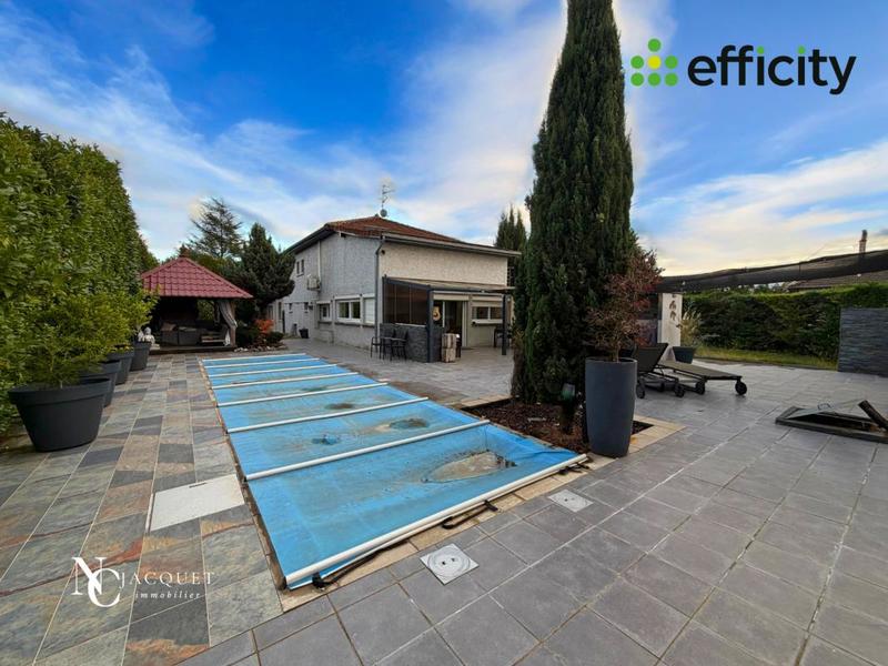 Villa - 200 m² - 8 pièces