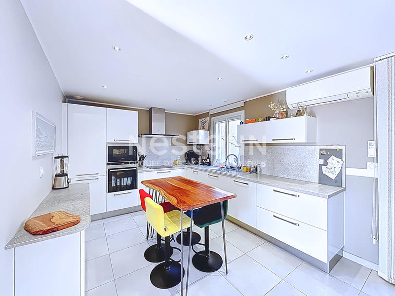 Maison - 105 m² - 5 pièces