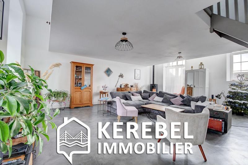 Maison - 317 m² - 10 pièces