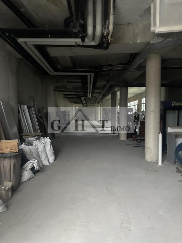 Entrepôt - 600 m²