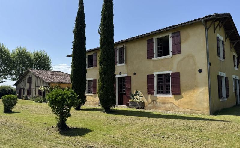 Maison - 275 m² - 8 pièces