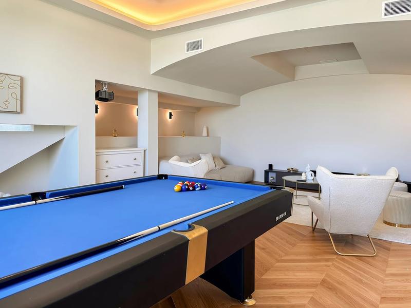 Maison - 300 m² - 7 pièces