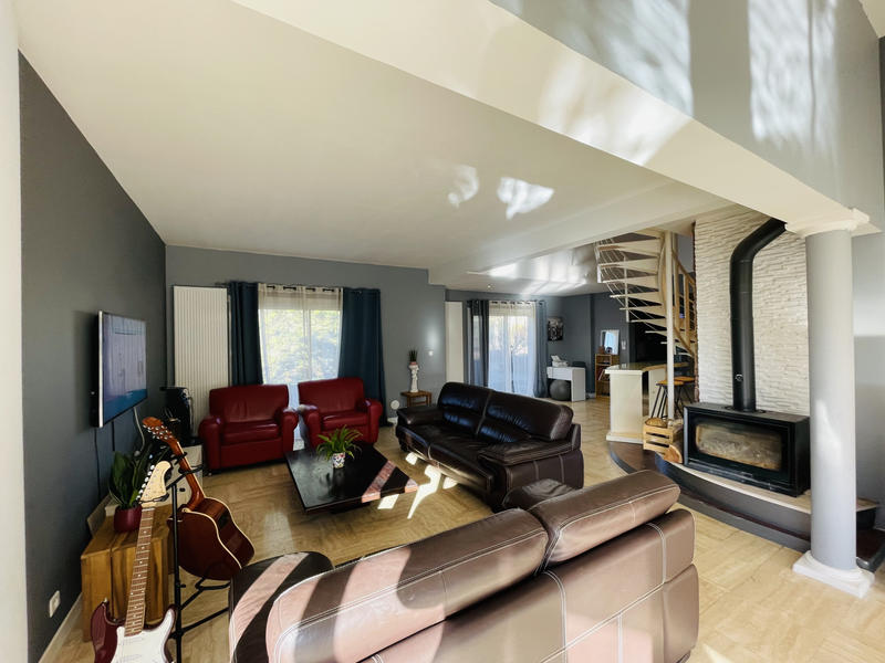 Maison - 200 m² - 6 pièces