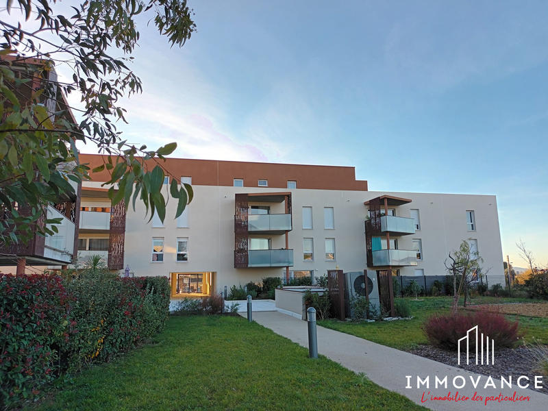 Parking / Garage - 12 m²