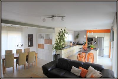 Maison - 139 m² - 7 pièces